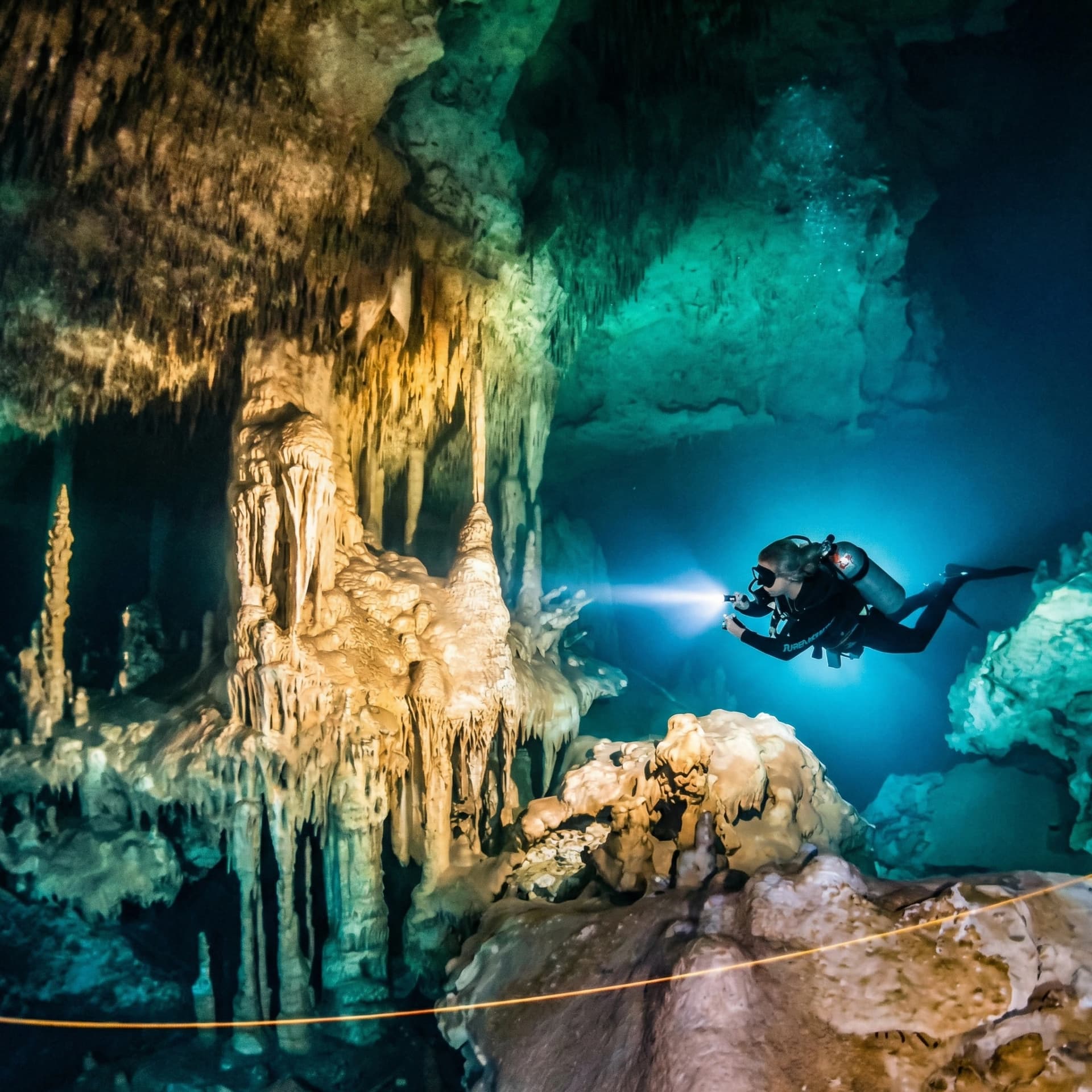 Dreamgate cenote — Intermediate cenote diving near Playa del Carmen, Mexico